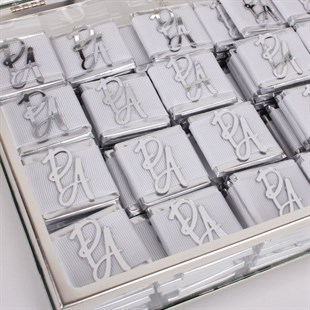 Cam Kutu Serisi-Aynalı Cam Kutuda Madlen Çikolata
